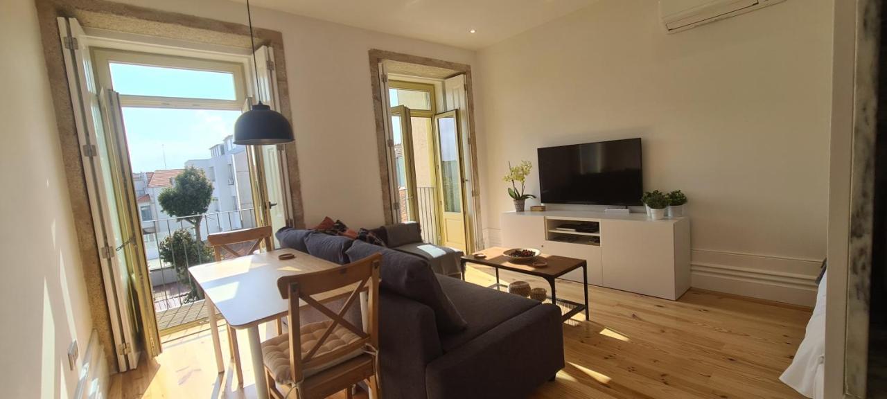 Merc Porto Estudio 245 Luaran gambar